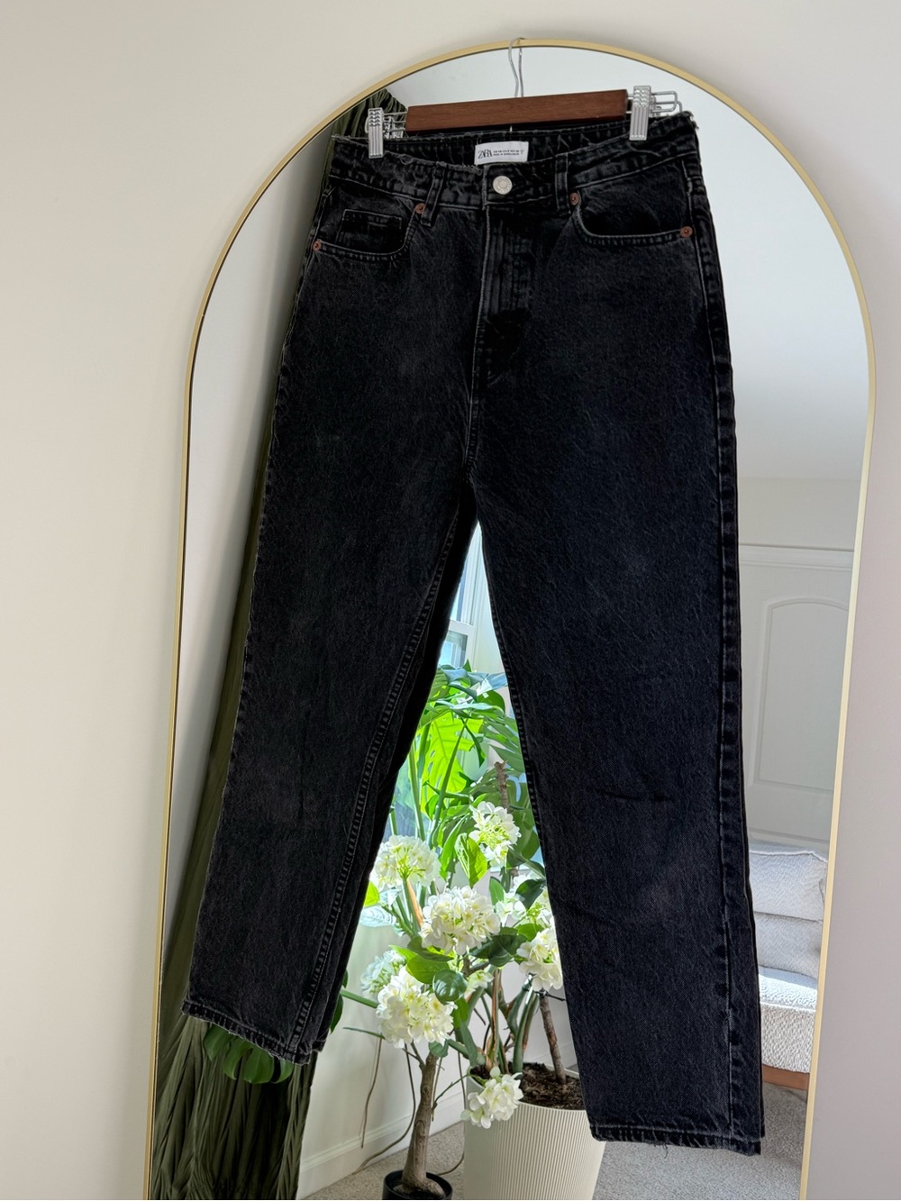 Zara Black Straight-Leg High-Rise Jeans